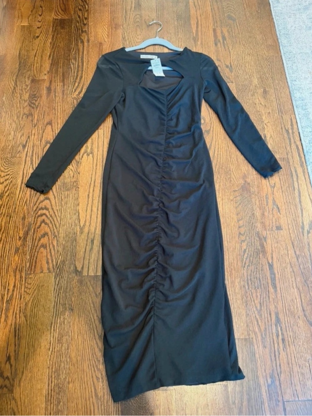 Abercrombie & Fitch Black Long-Sleeve Ruched Midi Dress